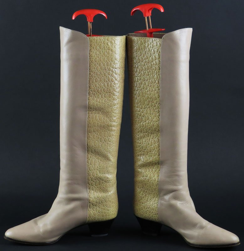 Hana Mackler Italian Ladies Leather Boots with Trees.: Hana Mackler Italian Ladies Leather Boots with Trees. Size 6B. Well Used Condition. Signed. Shipping $20.00