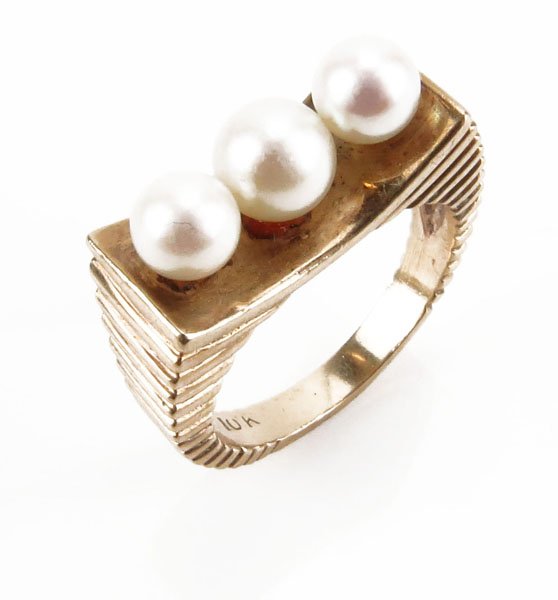 Lady's 10 Karat Yellow Gold and Three (3) Pearl Ring. (1 of 1)