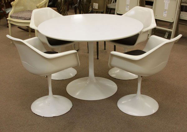 Modern Tulip Table and Chair Set by Eero Saarinen. (1 of 1)