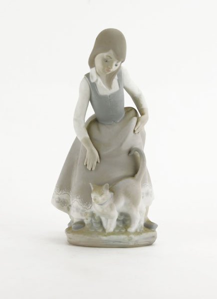 Lladro Porcelain Girl with Cat Figurine. Stamped to (1 of 1)