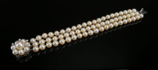 Vintage Triple Stand Pearl and Diamond Bracelet. Unsign (1 of 1)