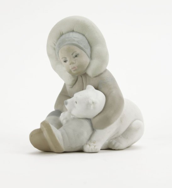 Retired Lladro Matte Finish Eskimo Figurine. Stamped to (1 of 1)