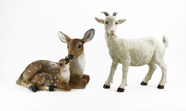 Design Toscano Composition Statue of a Deer with Young: Design Toscano Composition Statue of a Deer with Young along with Composition Statue of a Goat. Good Condition. Largest Measures 16-1/2" H by 18" Long. We Will Not Ship This Item Due to Its Size but w