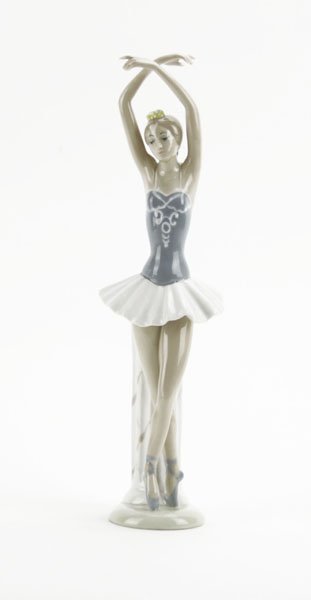 Vintage Casades Lladro Style Ballerina Dancer Figurine. (1 of 1)