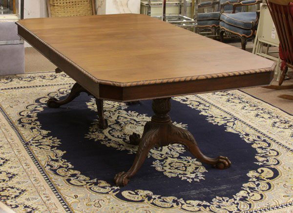 Antique Wooden Pie Crust Dinning Room Table with Claw F (1 of 1)