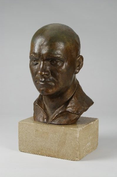 J F Rogge Bronze Bust German Communist Leader Ernst: J F Rogge Bronze Bust German Communist Leader Ernst Thalmann. Dr. Johannes Friedrich Rogge (German 1898-1983). Ernst Thälmann (16 April 1886 – 18 August 1944) was the leader of the Communist Party 