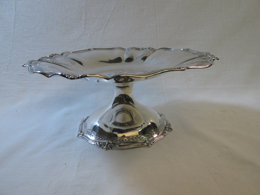 Frank Herschede Sterling Silver Compote: 4 1/4" x 10 1/2" Sterling silver compote. 18.2 OzT