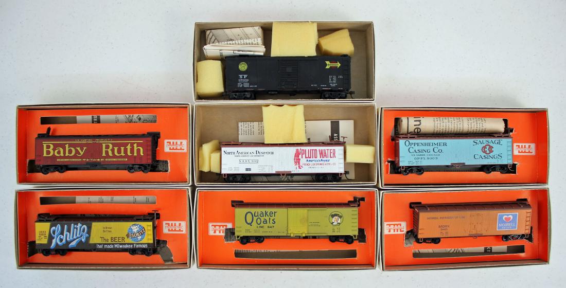 Group of 7 HO Train-Miniature Cars (1 of 5)