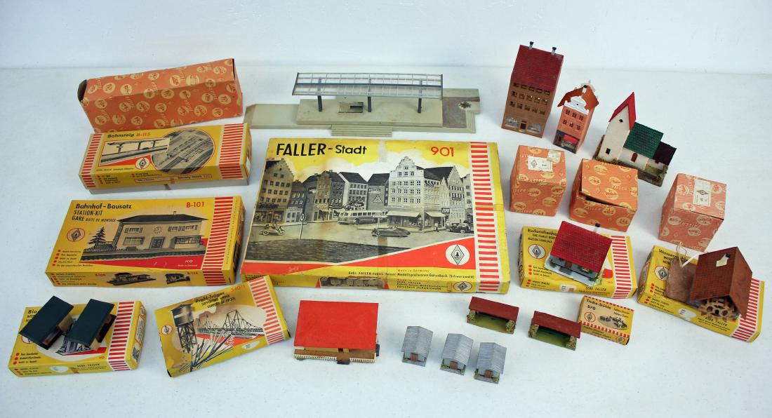 Group of 25 Faller HO Building Construction Kits (1 of 7)
