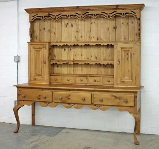 Large Pine Welsh Dresser With Cabriole Legs May 04 2019