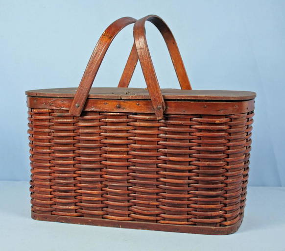 Antique Hawkeye Picnic Basket With Metal Liner