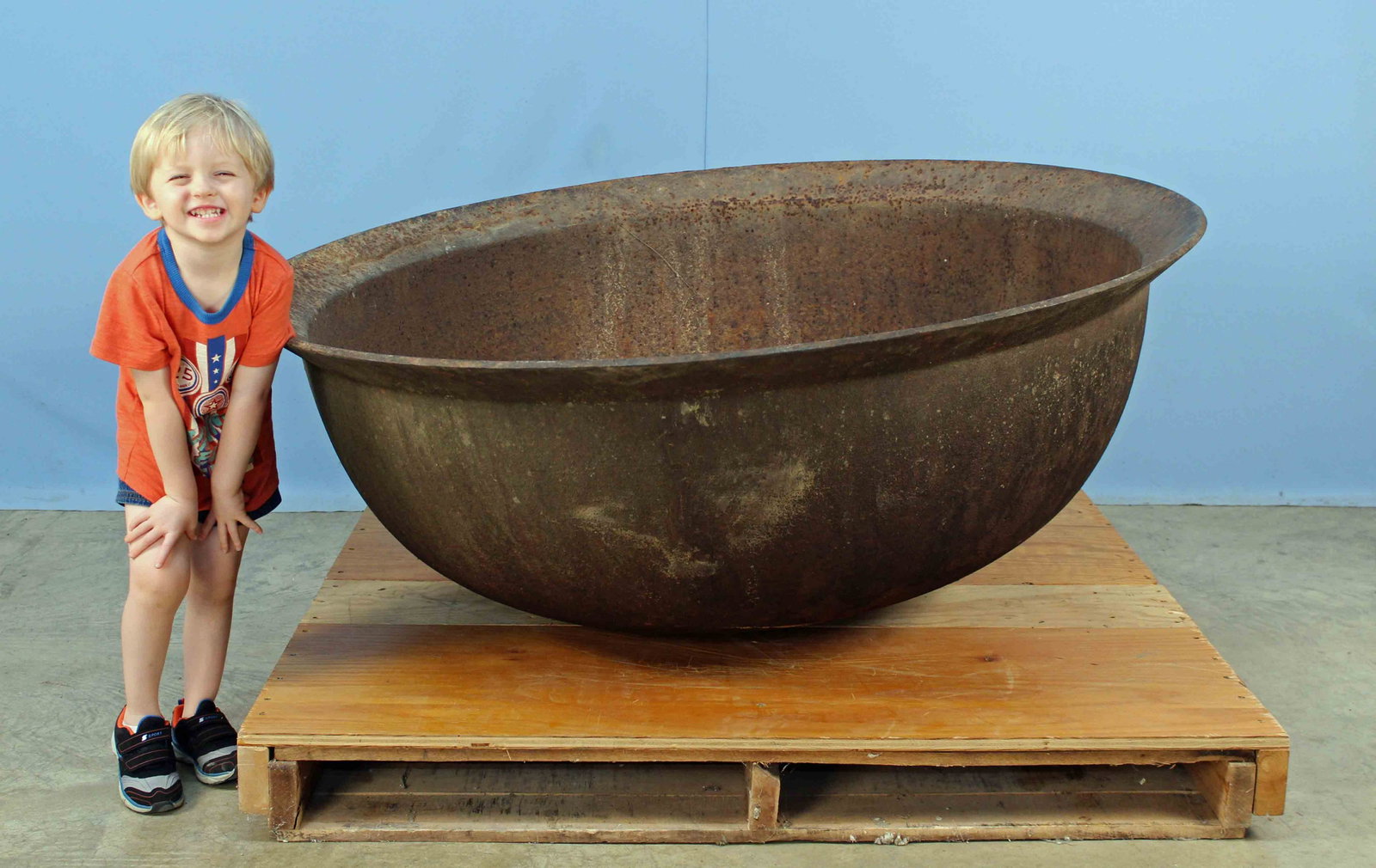 La Grange, Tennessee Civil War Plantation Pot: La Grange, Tennessee Civil War Plantation Pot. According to M. Wyatt Wilkinson (Great Grandson of William B. Wilkinson M.D.) an officer sold the pot to a man named Shepherd for $2.00 when General Gran