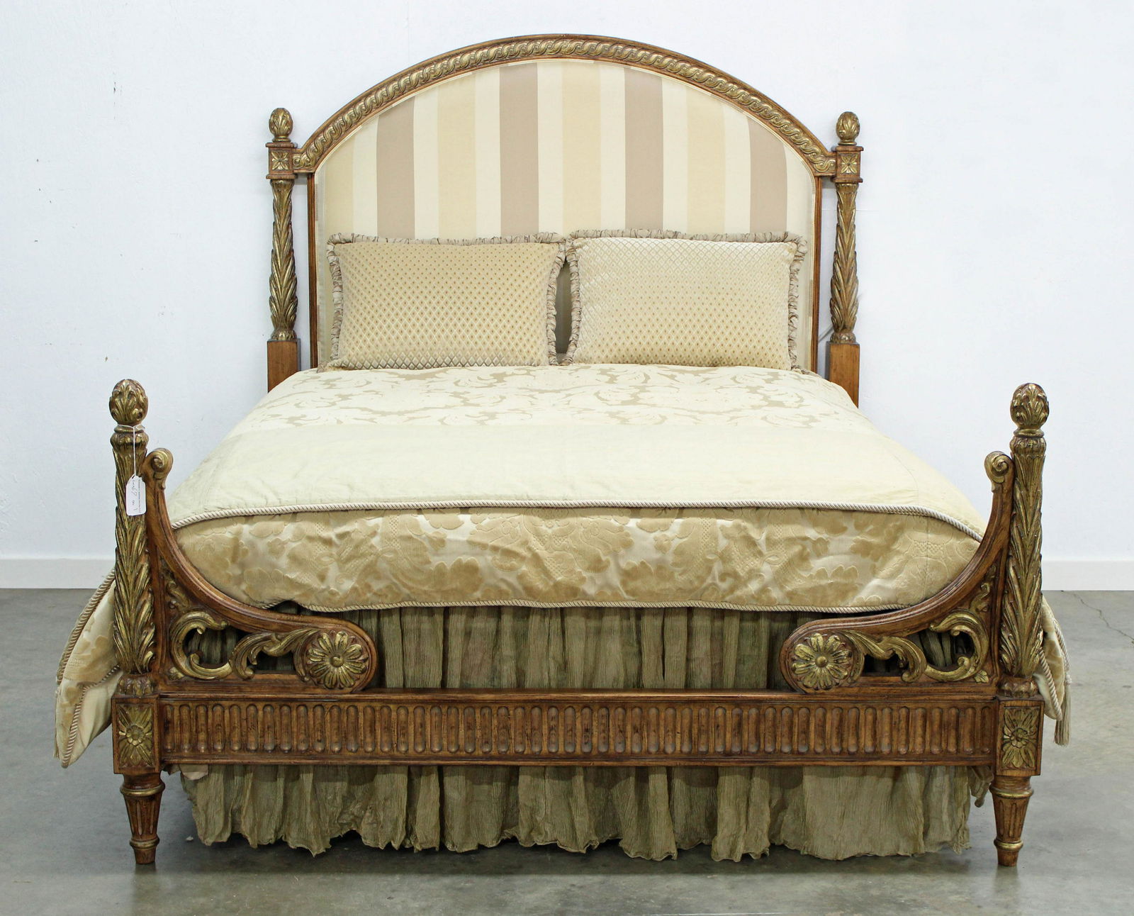 Jeffco French Style Queen Bed w/ Acanthus Post (1 of 6)