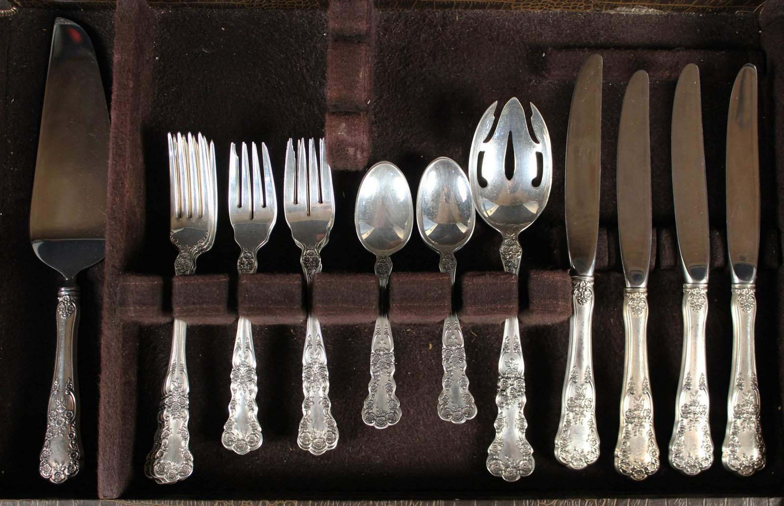 20 Pcs. Gorham Buttercup Sterling Silver Flatware: 20 Pcs. Gorham Buttercup Sterling Silver Flatware. (6) Tea spoons 5 3/4" Long. (5) Salad forks 6 3/4". (4) Dinner forks 7 1/2" Dinner forks. (1) Pie and cake server 10 5/8" Long. (1) Pierced table ser