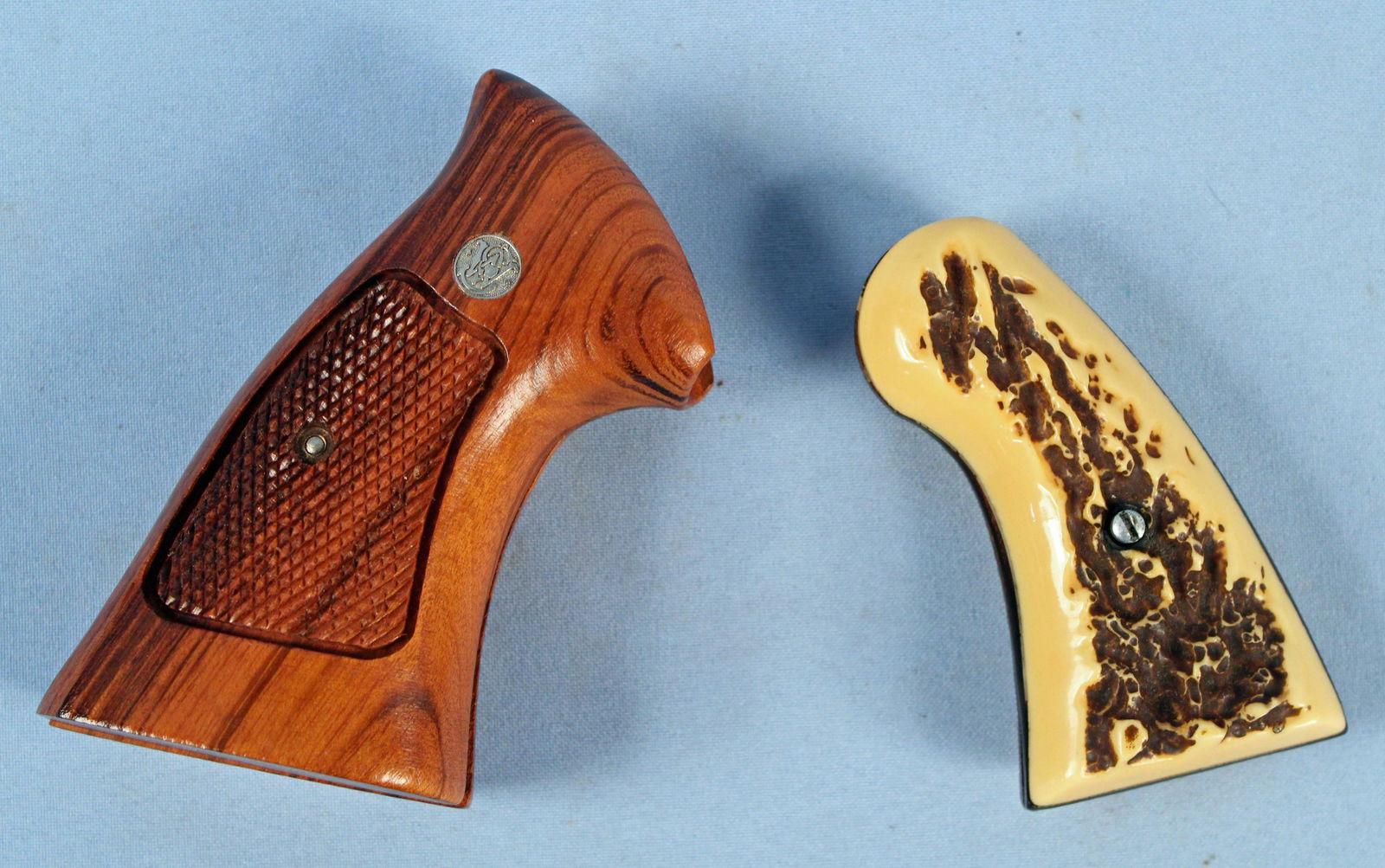 S&W K/L Frame & Colt 1917 & 1909 Grips: S&W K/L Frame & Colt 1917 & 1909 Grips. (1) Colt Model 1917 and Model 1909 revolver grips. (1) Smith and Wesson K/L frame Goncolo Alves target grips. Dated March 11, 1988. These grips fit the square b