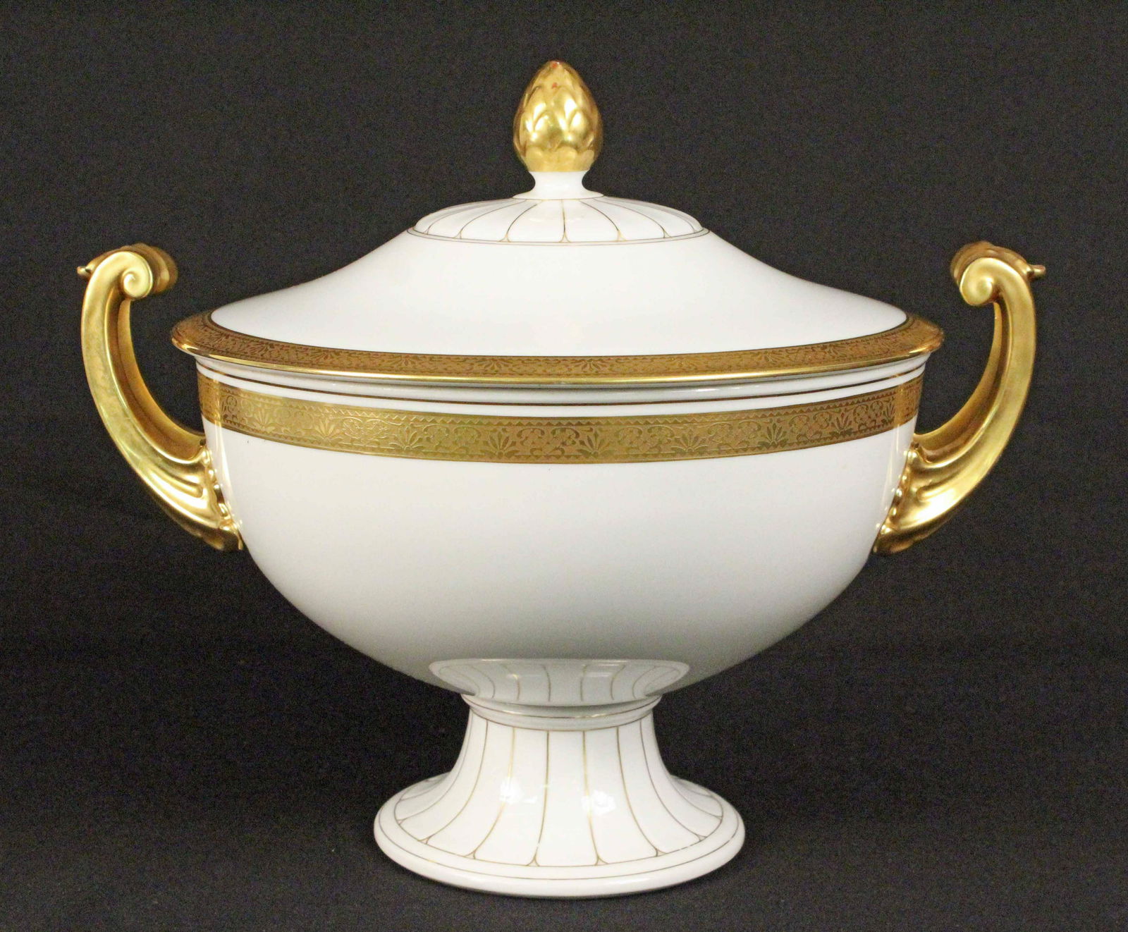 TK Thuny-Thun Czechoslovakia Porcelain Tureen (1 of 7)