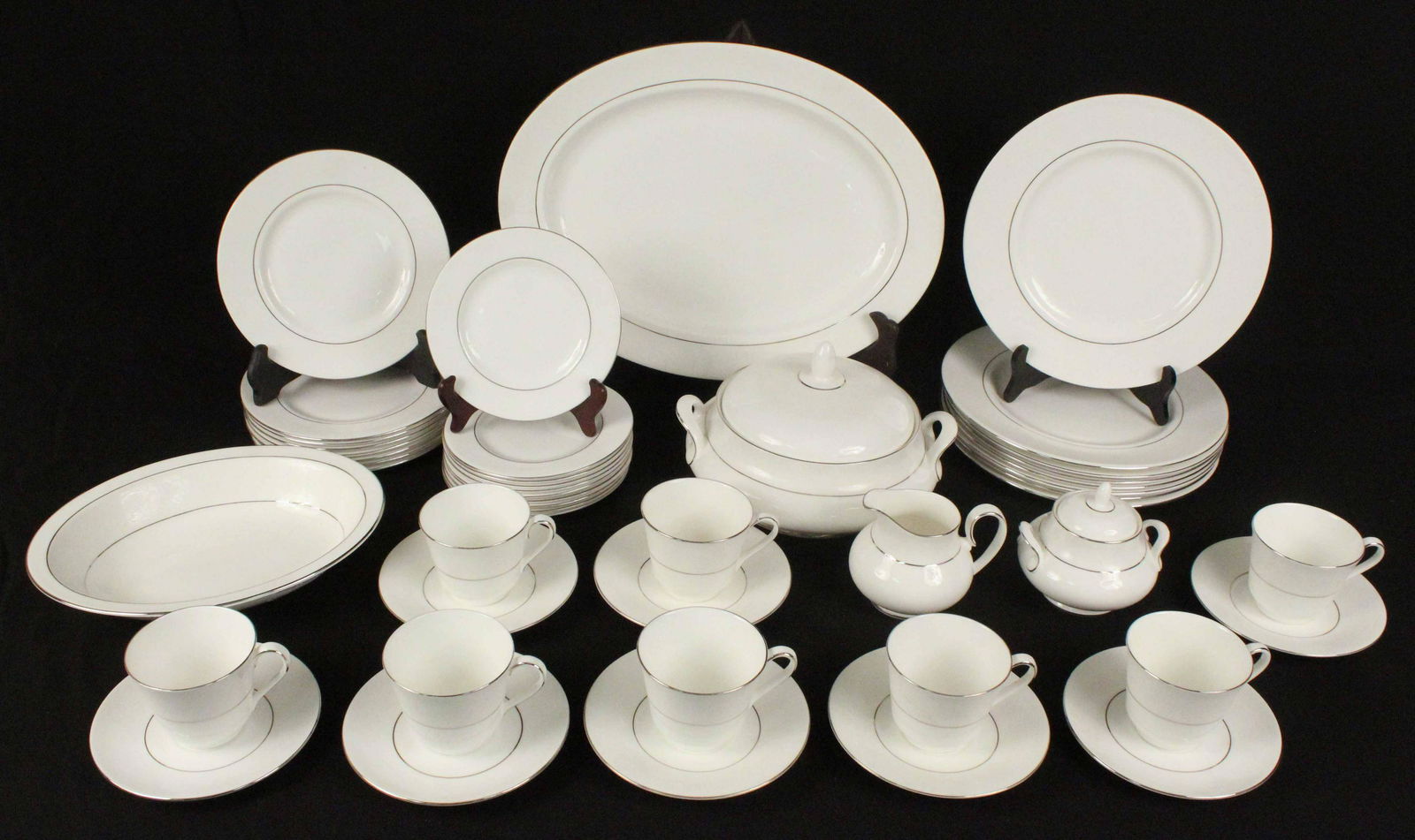 Royal Doulton "Lace Point" China Service for 8 (1 of 9)