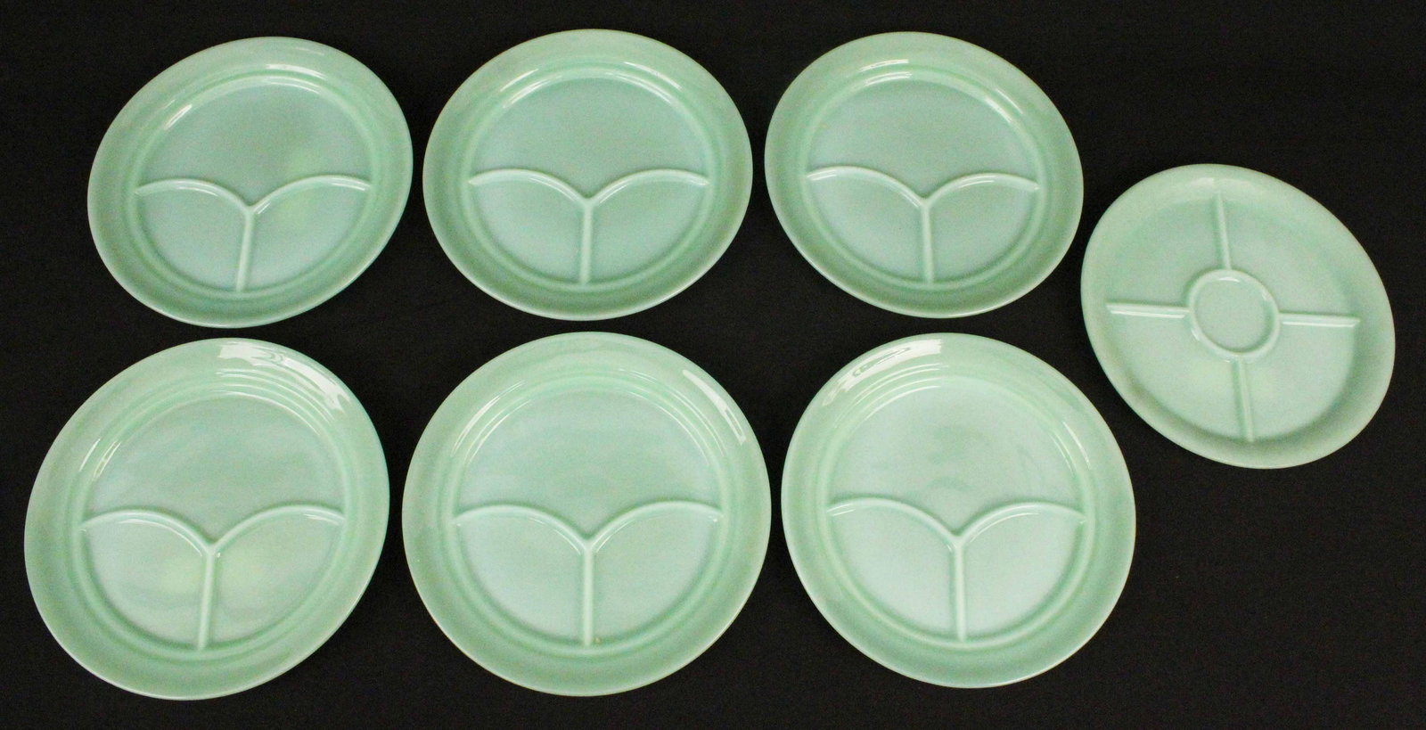 7 Fire King Jadeite Dinner Grill Plates (1 of 6)