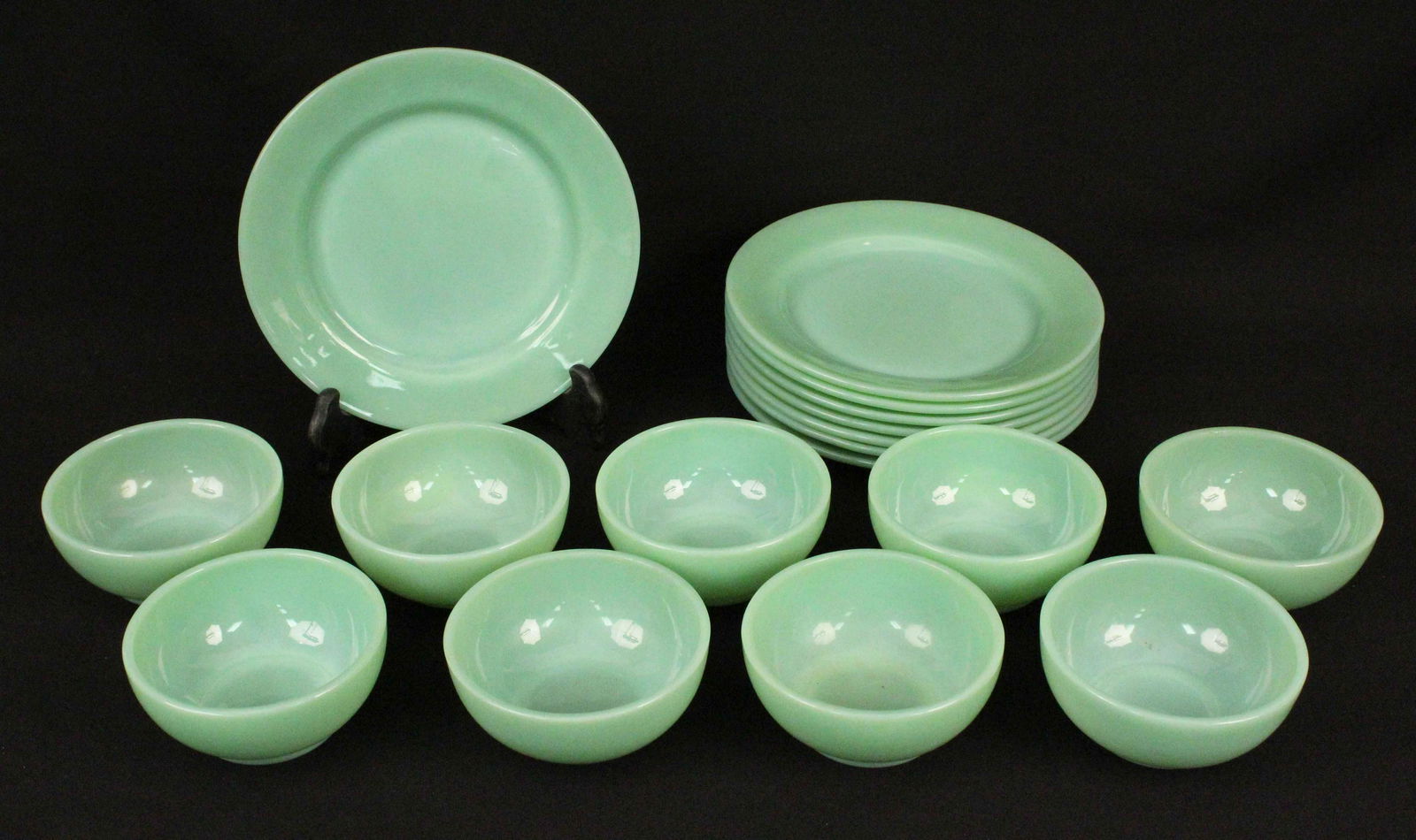 8 Fire King Restaurant Ware Plates & 9 Bowls (1 of 5)