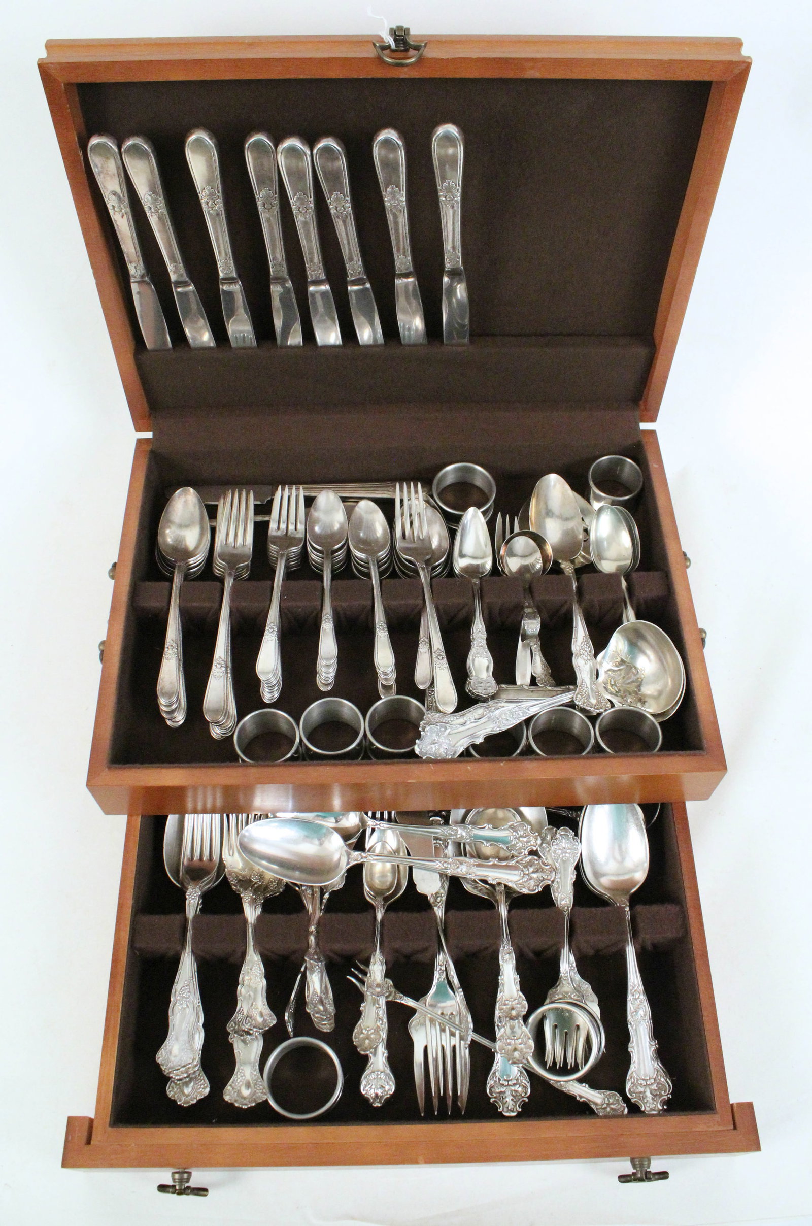 Rogers Grape, Adoration, Int. Charter Oak Flatware (1 of 5)