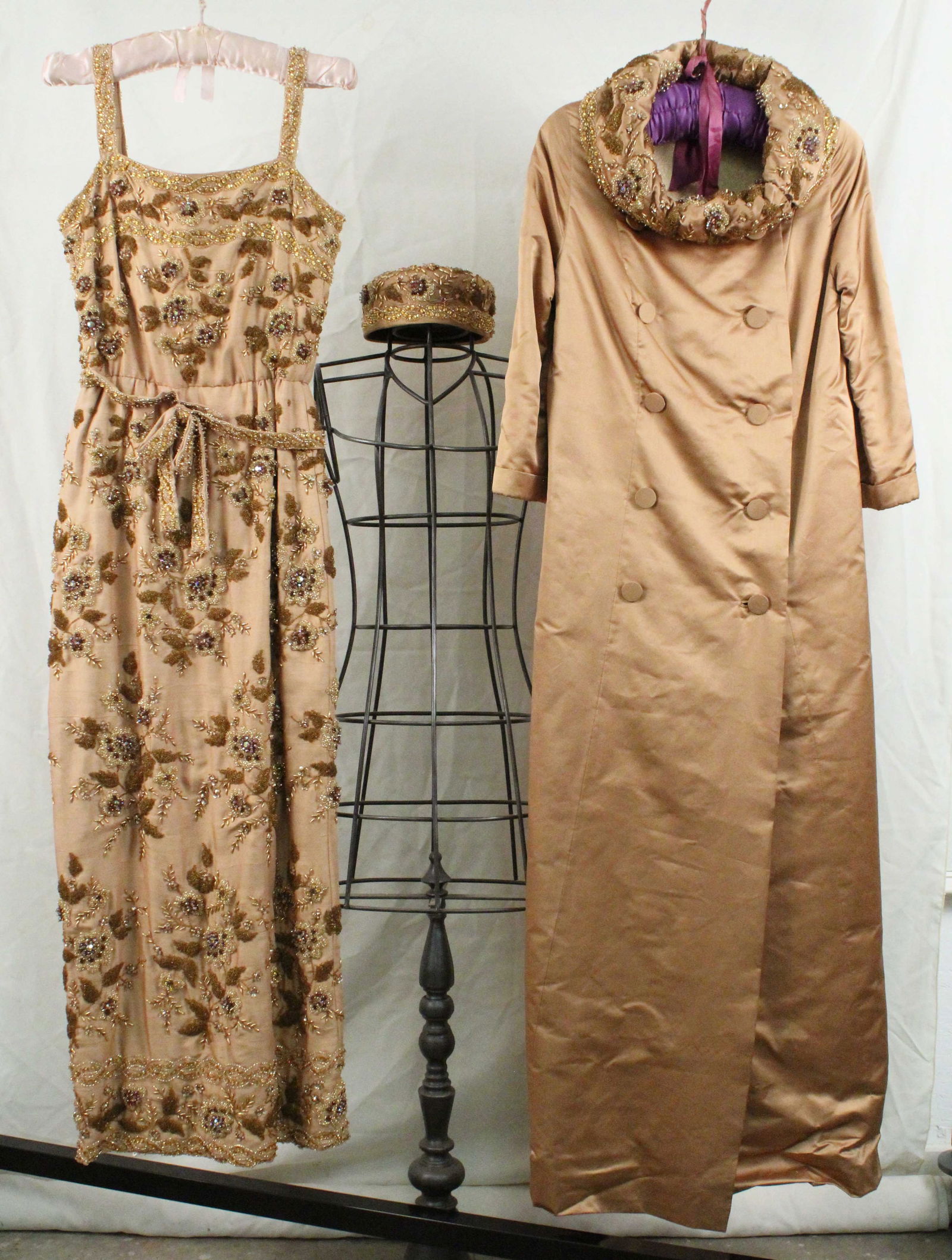 Douglas Darnell Caramel 3-Piece Ensemble (1 of 16)