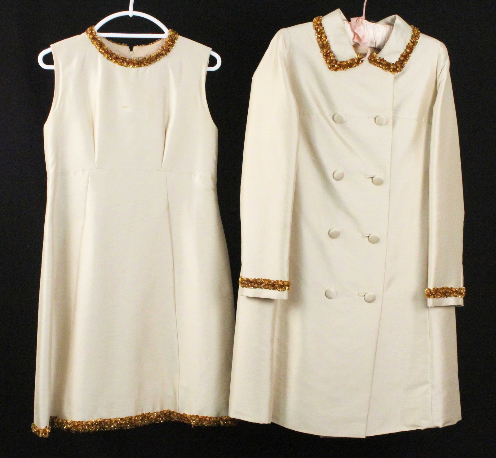 Heavy Beige Silk 2 Piece Ensemble (1 of 7)