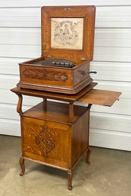The Criterion 15 1/2" Disc Oak Music Box C. 1900