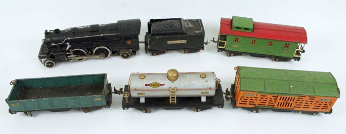 Lionel Prewar Standard Gauge w/ (5) Cars