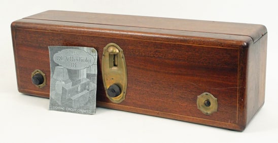 RCA Radiola 18 Radio w/ Mahogany Case