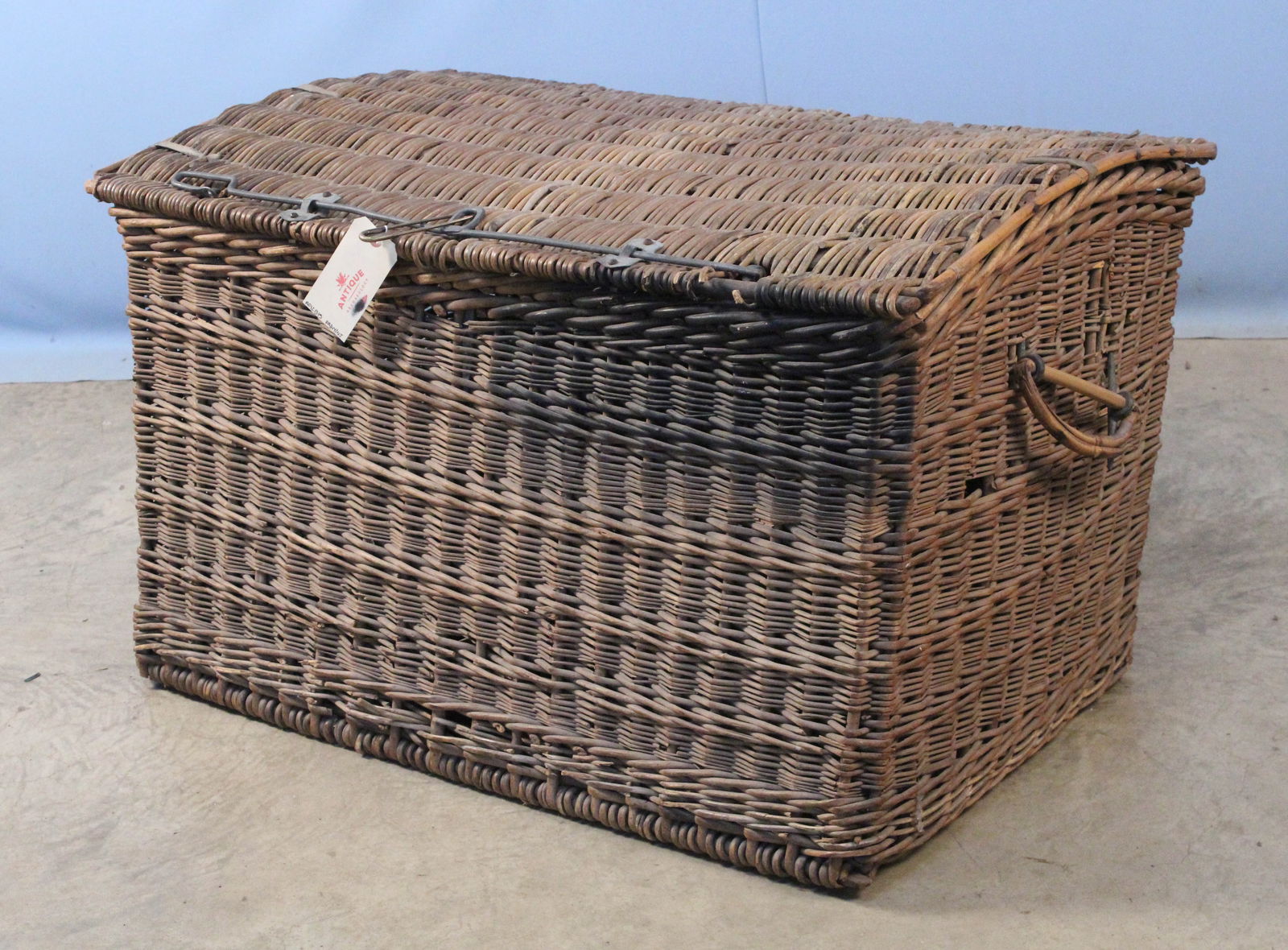 Large Wicker Travel Chest with Handles (1 of 4)