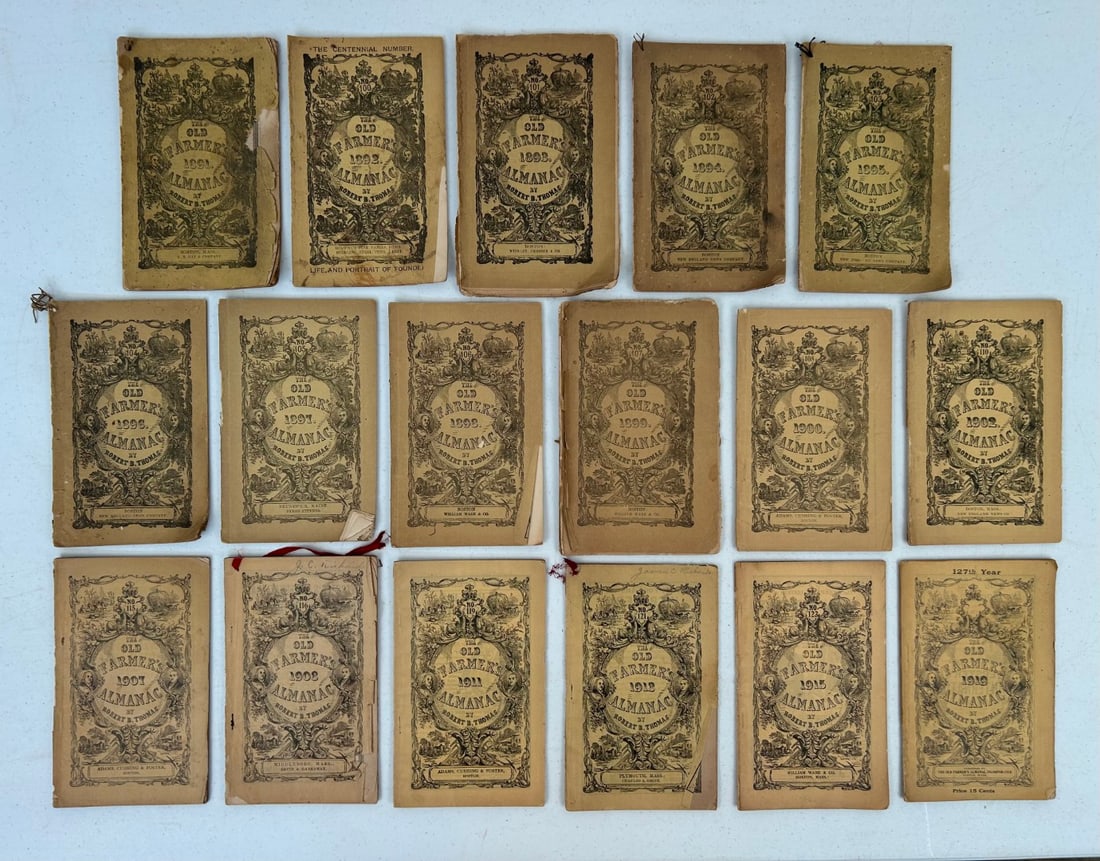 17 Vol The Old Farmers Almanac by Robert B. Thomas: 17 volumes of The Old Farmers Almanac by Robert B. Thomas c. 1891-1919. Combined lot measures approximately 8"x5"x2 1/2"