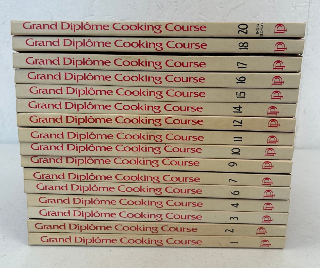 16 Volumes Incomplete Set of Grand Diplome Cooking (1 of 3)