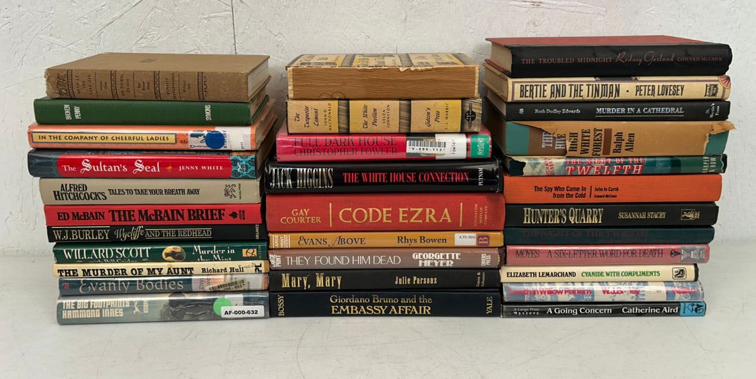 32 Misc. Mystery and Fiction Books (1 of 13)