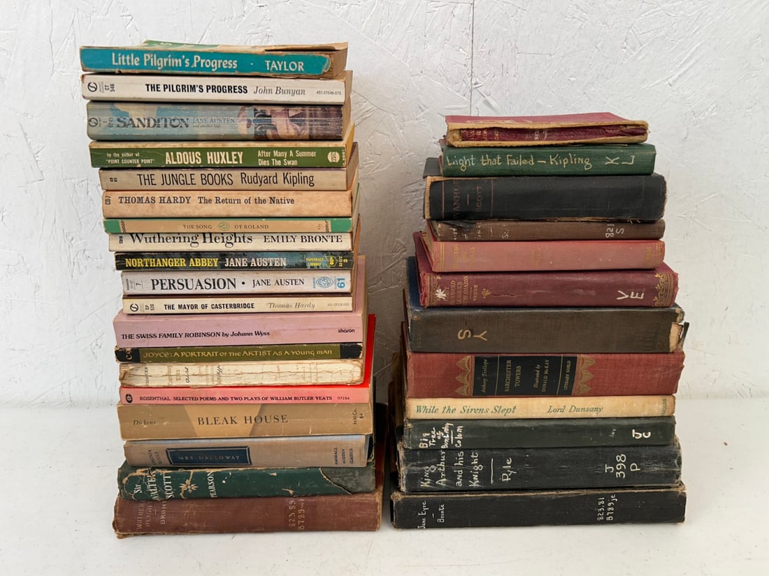 31 Misc. English Literature Hardback and Paperback (1 of 11)