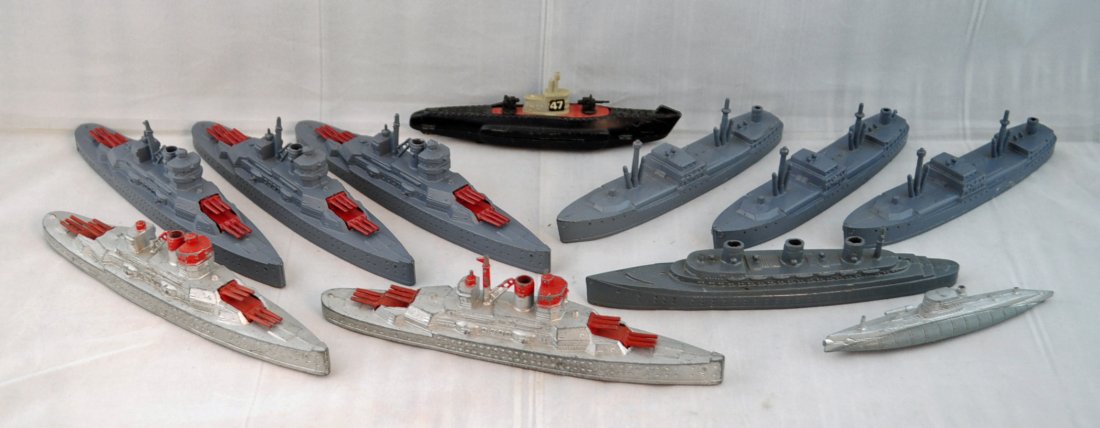 Group of 10 1930's & 40's Tootsietoy Ships: Group of Ten 1930's & 40's Tootsietoy Ships. Condition - Good Condition (See Photo's)