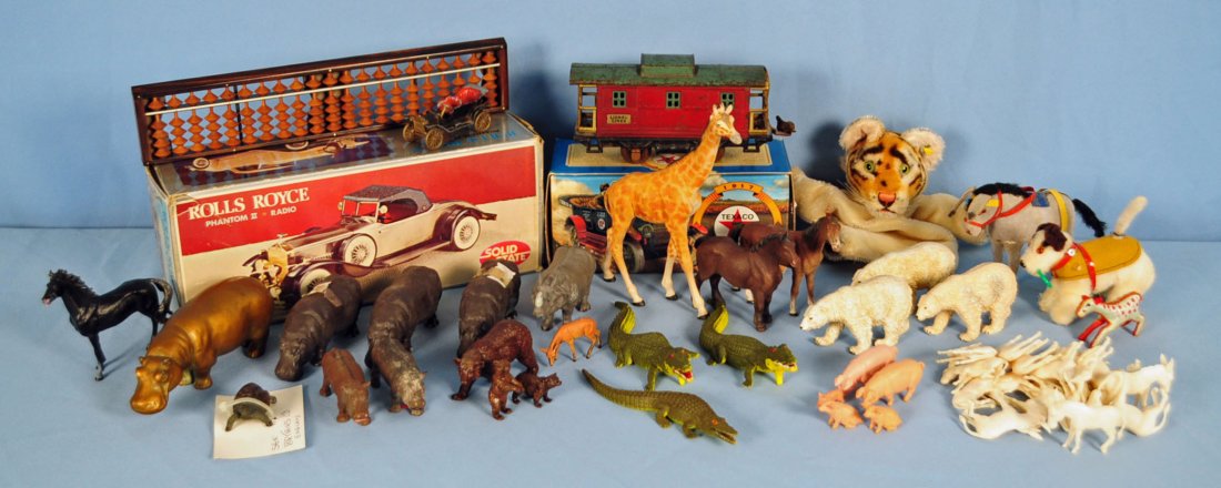 Lot w/ Die Cast Cars, Lionel Caboose, Steiff Tiger: Lot w/ Die Cast Cars, Lionel Caboose, Other Toys Includes vintage Steiff tiger puppet, tin Lionel 807 Caboose, Solid State Rolls Royce Phantom II AM radio, ERTL Texaco 1917 Maxwell Touring Car, assort