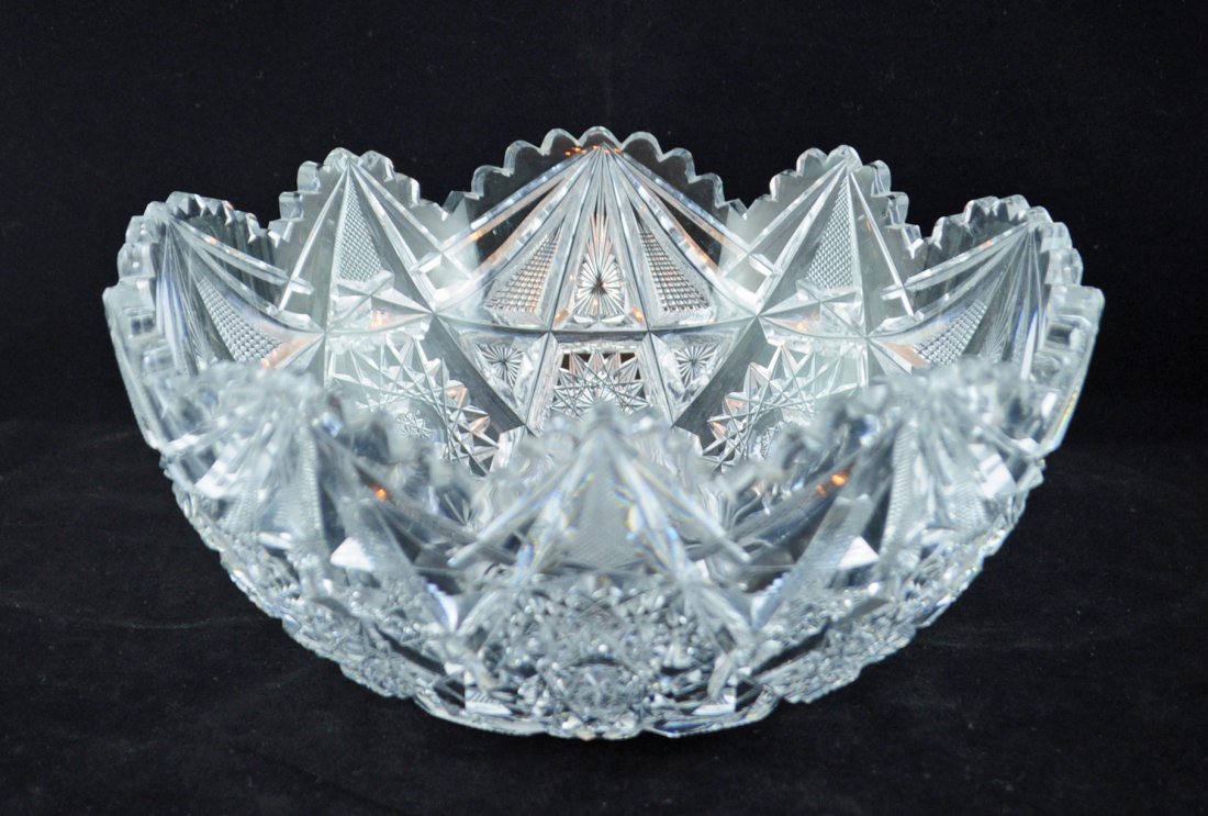 Brilliant Period Cut Glass Bowl: Brilliant period cut glass bowl. Dimensions are approx. 10" diameter. - Condition: Good condition with possibly a few small nicks.