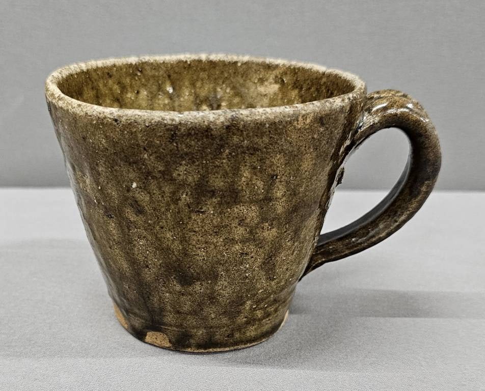 Significant Edgefield South Carolina 1840-50 Coffee Cup: Significant Edgefield SC 1840-50 Coffee Cup or Mug. Well folks it doesn't get any better, rare, finer, and the pinnacle of utilitarian stoneware than this one. Simply Find Another One, but Find Anothe