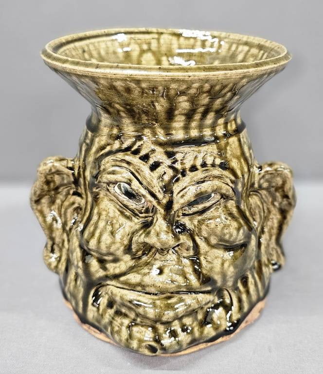 1993 Cleater Meaders III Face - Verse Spitoon: 1993 Cleater Meaders III Face - Verse Spittoon that is just super folky with a look of its own that he mastered. The spittoon has fantastic glaze with folky facial features, and a verse on the backsid