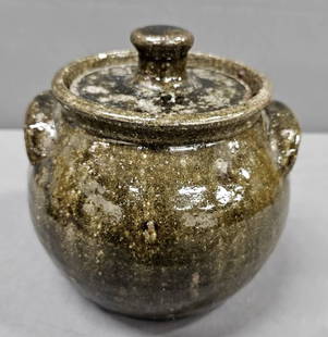 Lanier Meaders Bean Pot With Lid: Signed Lanier Meaders (1917-98) Bean Pot With Lid with green runny alkaline glaze with matching lid. Hard to find with matching lid & in collector grade condition. Circa 1980's Mint condition and stan