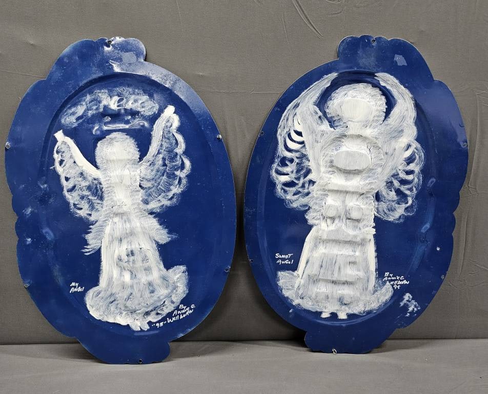 Fine Pair of Folk Art Annie Wellborn Angels (1 of 4)