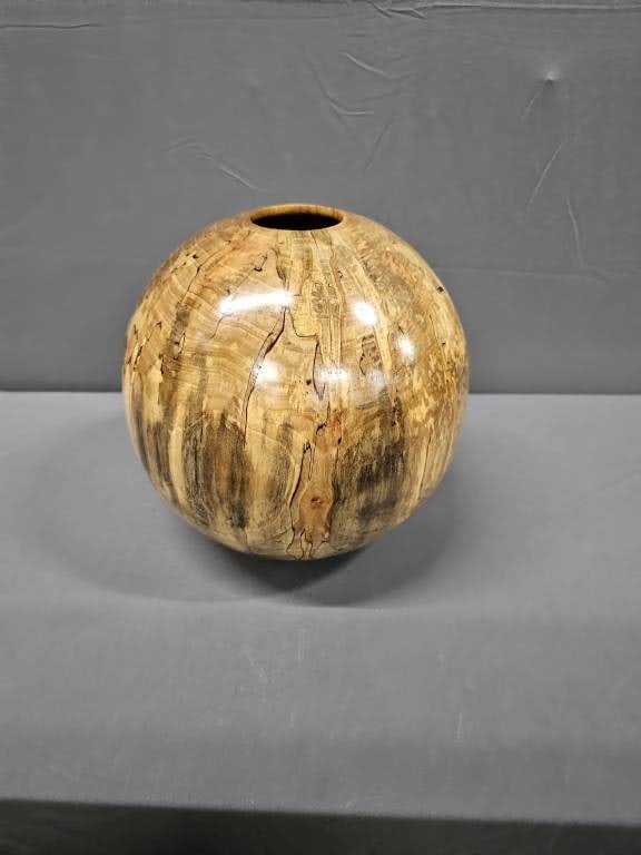 Fine John T. Kenner Salted Maple Wooden Vase: Fine John T. Kenner Salted Maple Wooden Vase in stellar condition. Fresh from an Athens, Ga. collection standing 8 1/4" Tall 10-2013