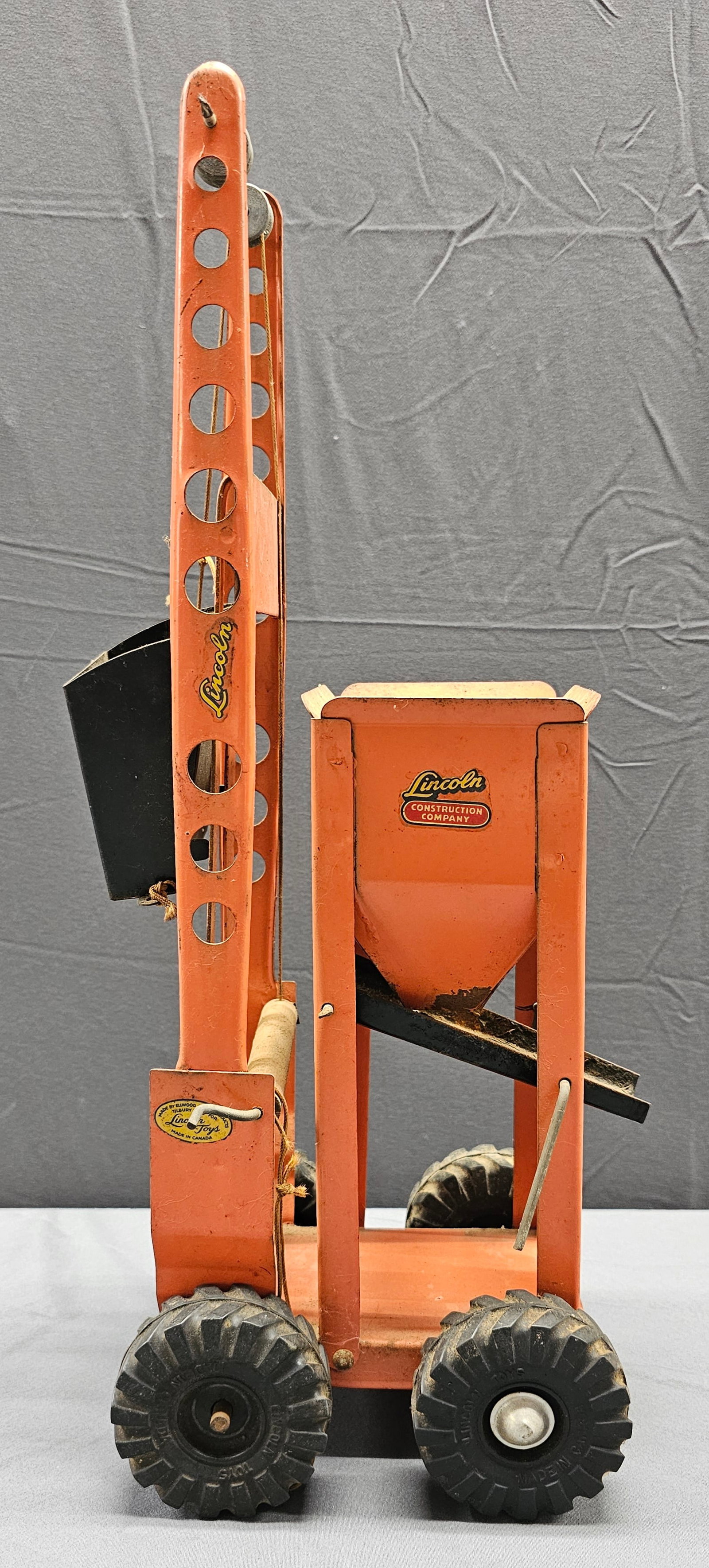 1940s Lincoln Construction Pressed Steel Toy (1 of 4)