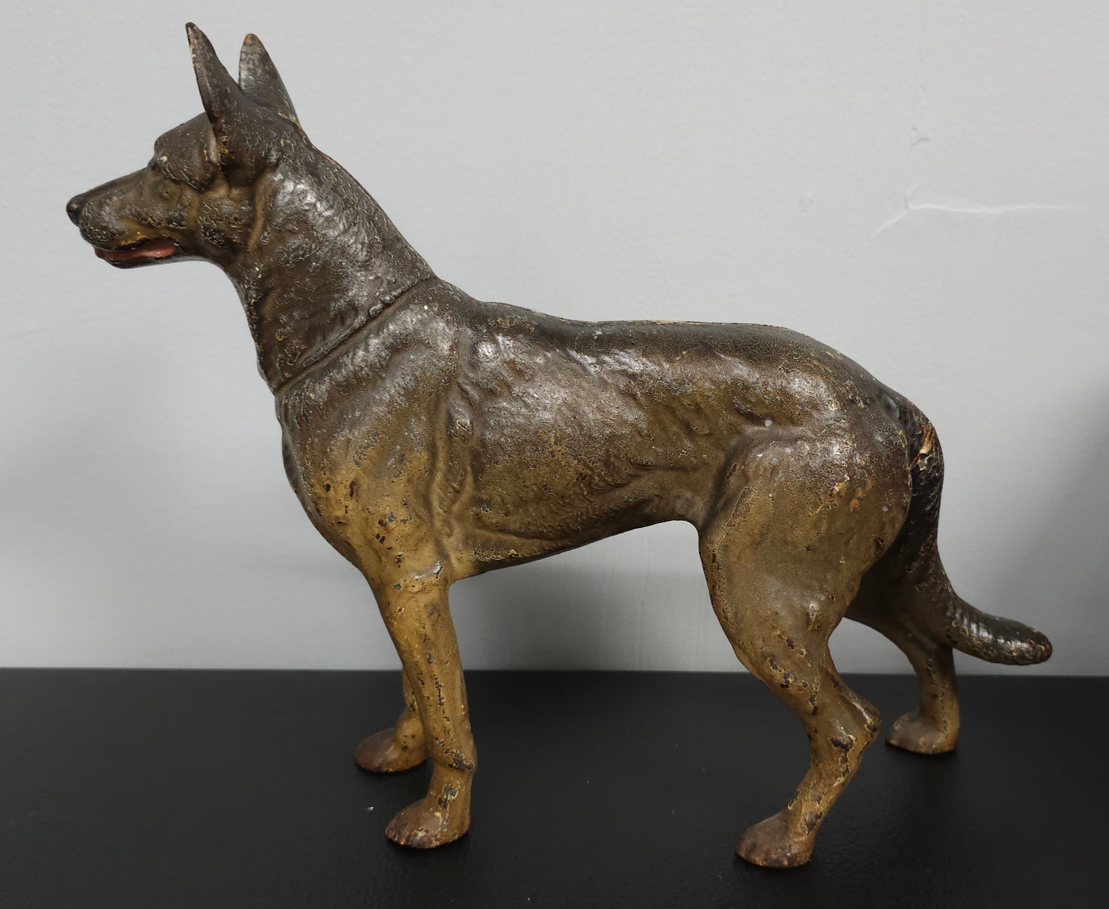 Early Hubley German Shepherd Cast Iron Door Stop (1 of 3)