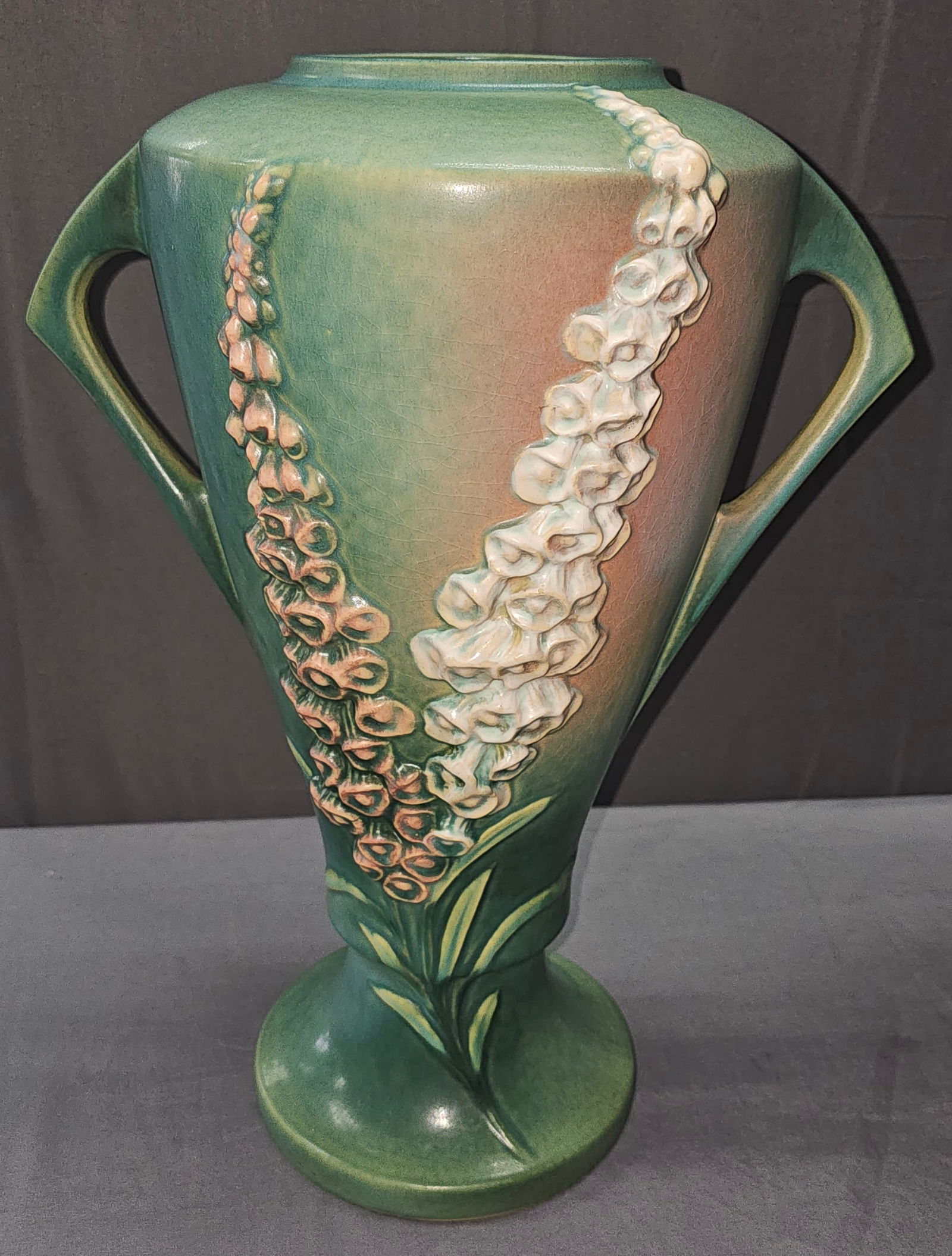 Roseville Foxglove Floor Vase 55-16 (1 of 3)
