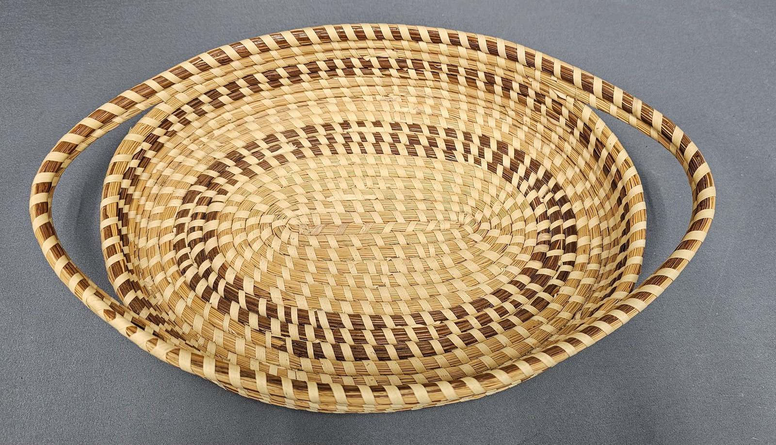 Great Coastal South Carolina Sea-Grass Basket: Great Coastal South Carolina Sea-Grass Basket that is in stellar condition. No damage. From the 1950s time period. Size: 2 3/8" Tall x 12" Wide