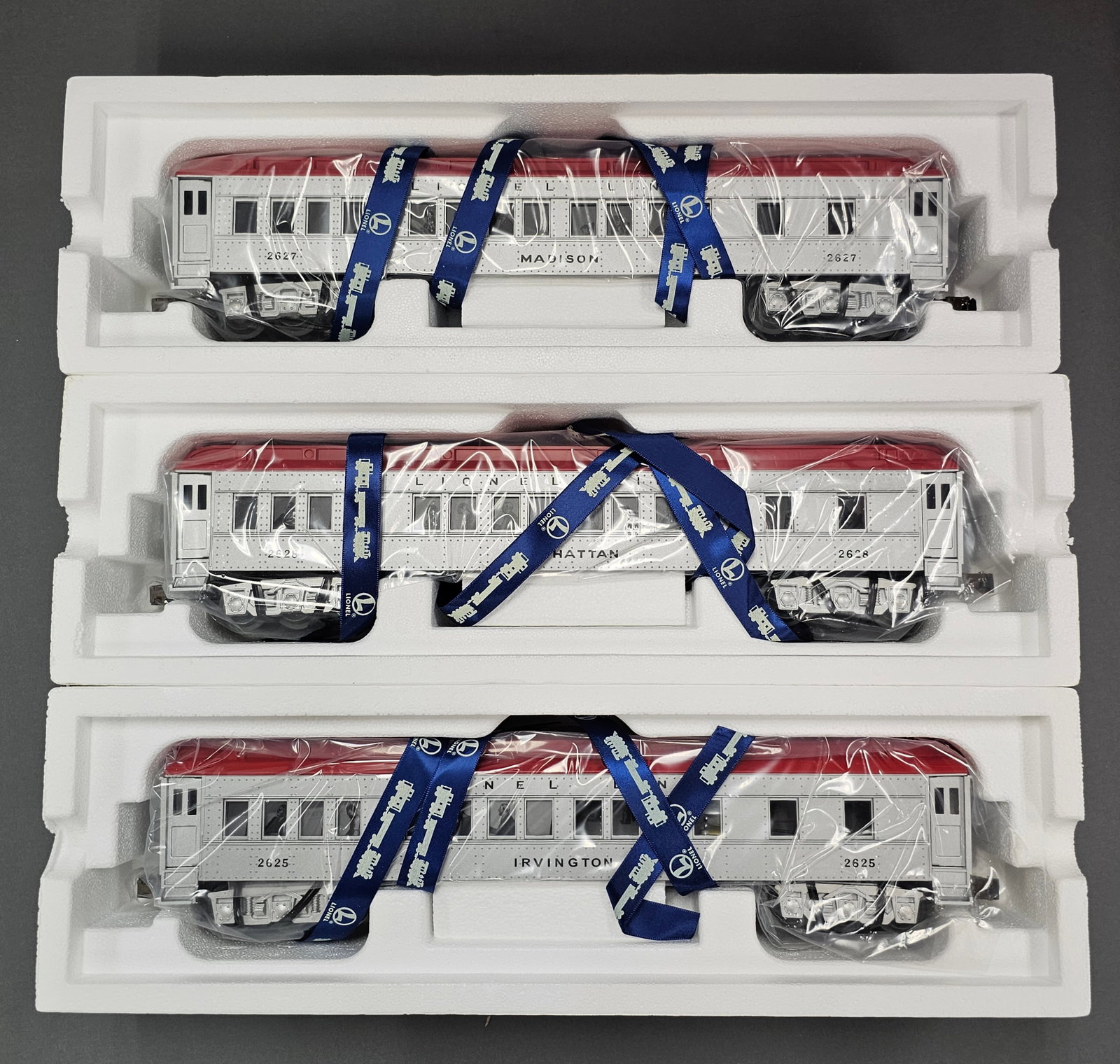 Lionel Lines Madison Cars Two-Tone 3-Pack Modern Era, Lionel Train 6-39028 Lionel Lionel Lines (1 of 3)