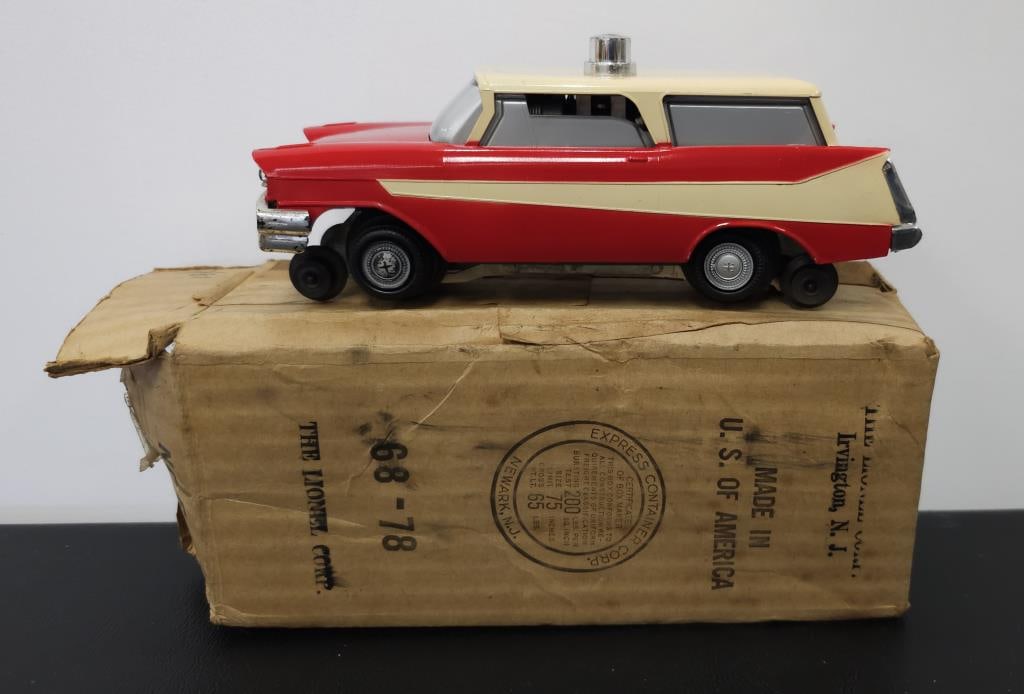 Lionel Post War No. 68 Red Inspection Car: Lionel Post War No. 68 Red Inspection Car. Tested and working as should. With original box. C-8+