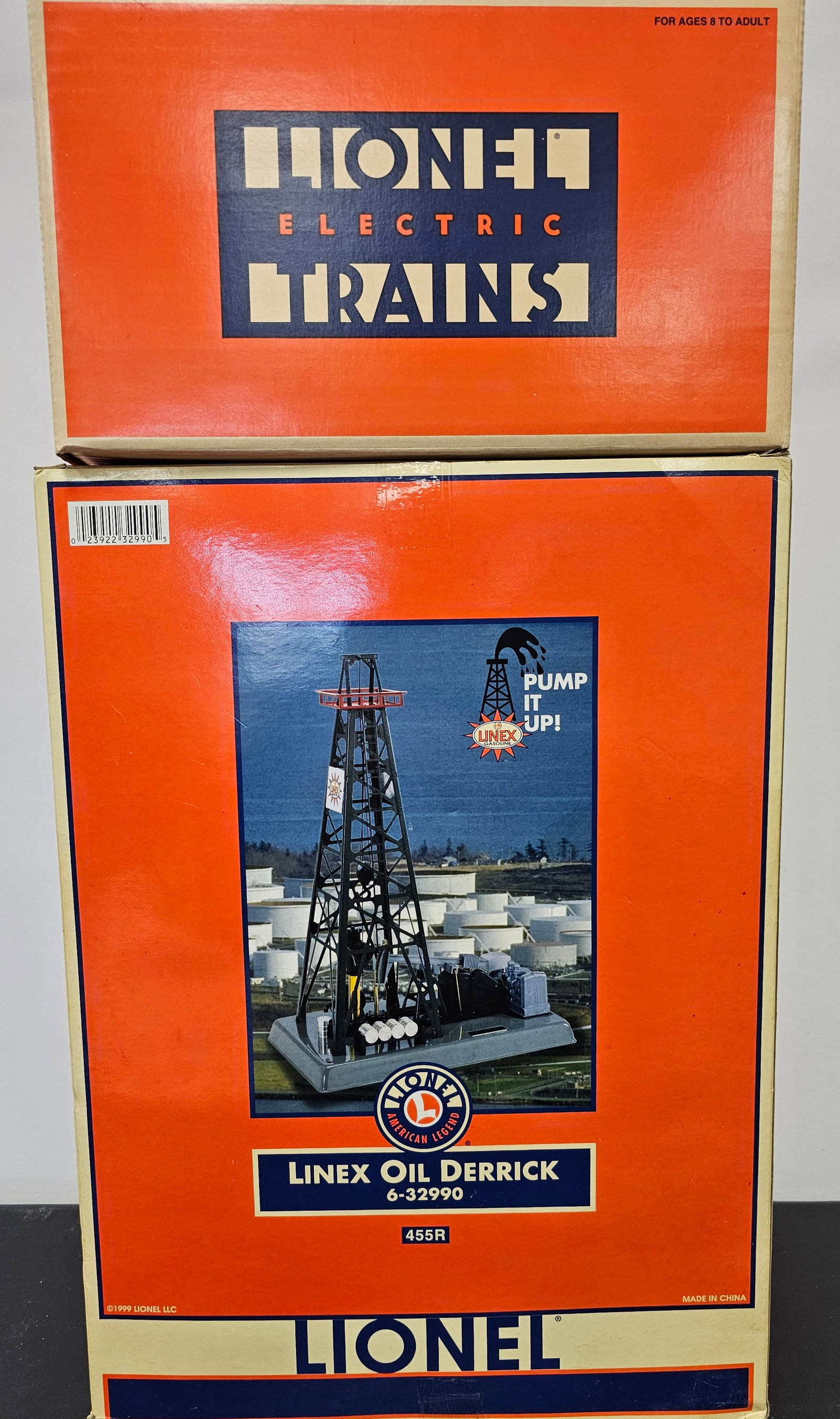 LIONEL TRAIN OIL  ACCESSORY LOT OF 2 (NIB) (1 of 3)
