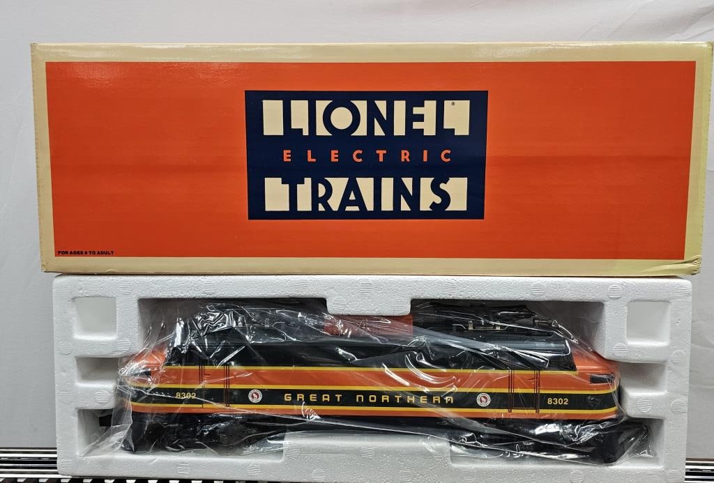 Lionel Great Northern Electric Engine (NIB) (1 of 7)